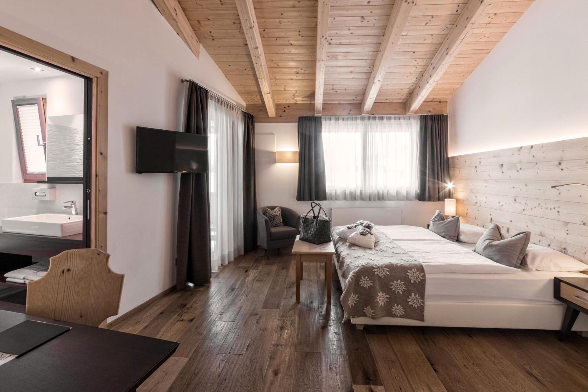 Hotel Ciasa Soleil La Villa  Eksteriør bilde